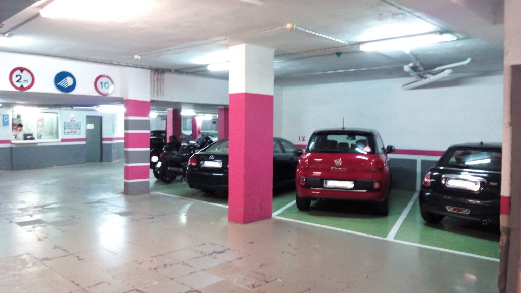 aparcamiento-en-rotacion-junto-parc-de-la-ciutadella